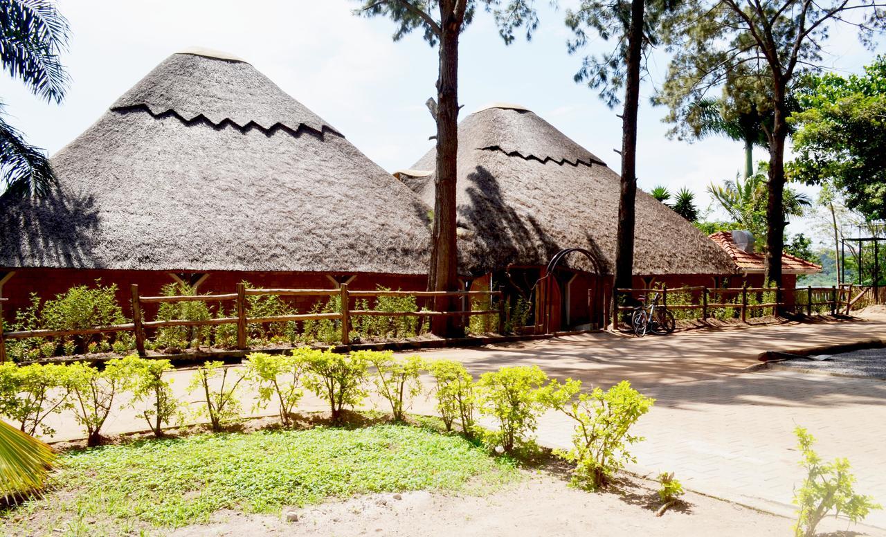 The Palms Beach Hotel And Restaurant Limited Entebbe Esterno foto