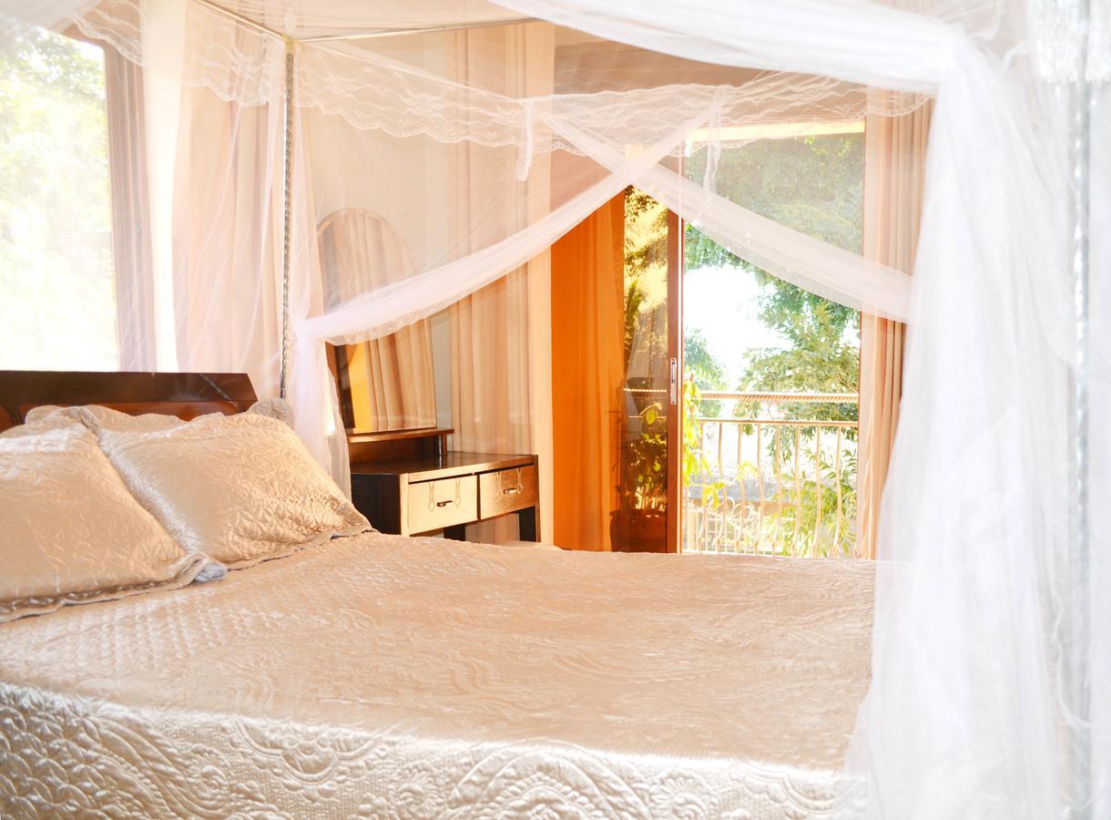 The Palms Beach Hotel And Restaurant Limited Entebbe Esterno foto