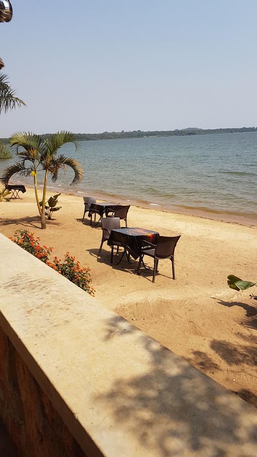 The Palms Beach Hotel And Restaurant Limited Entebbe Esterno foto