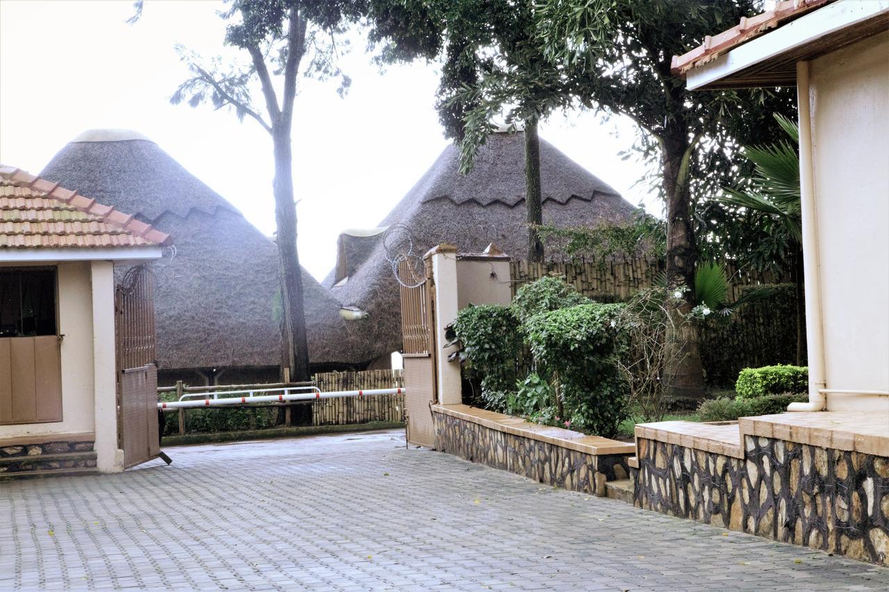 The Palms Beach Hotel And Restaurant Limited Entebbe Esterno foto