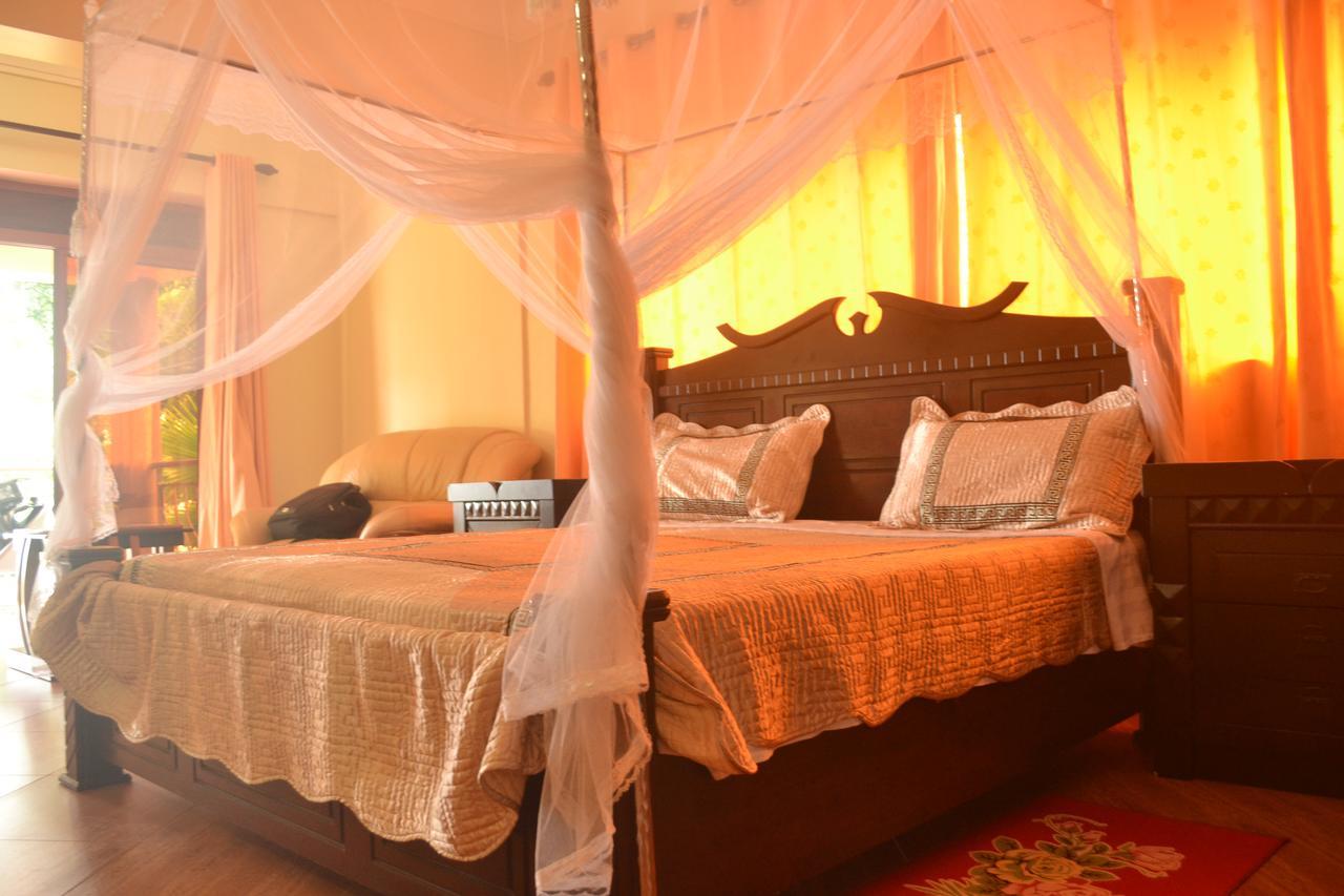The Palms Beach Hotel And Restaurant Limited Entebbe Esterno foto